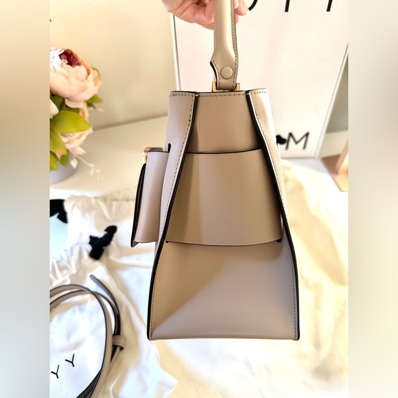 BOYY Devon 21 Tortora Gold Hardware Nude Bucket Bag Style - Picture 10 of 15